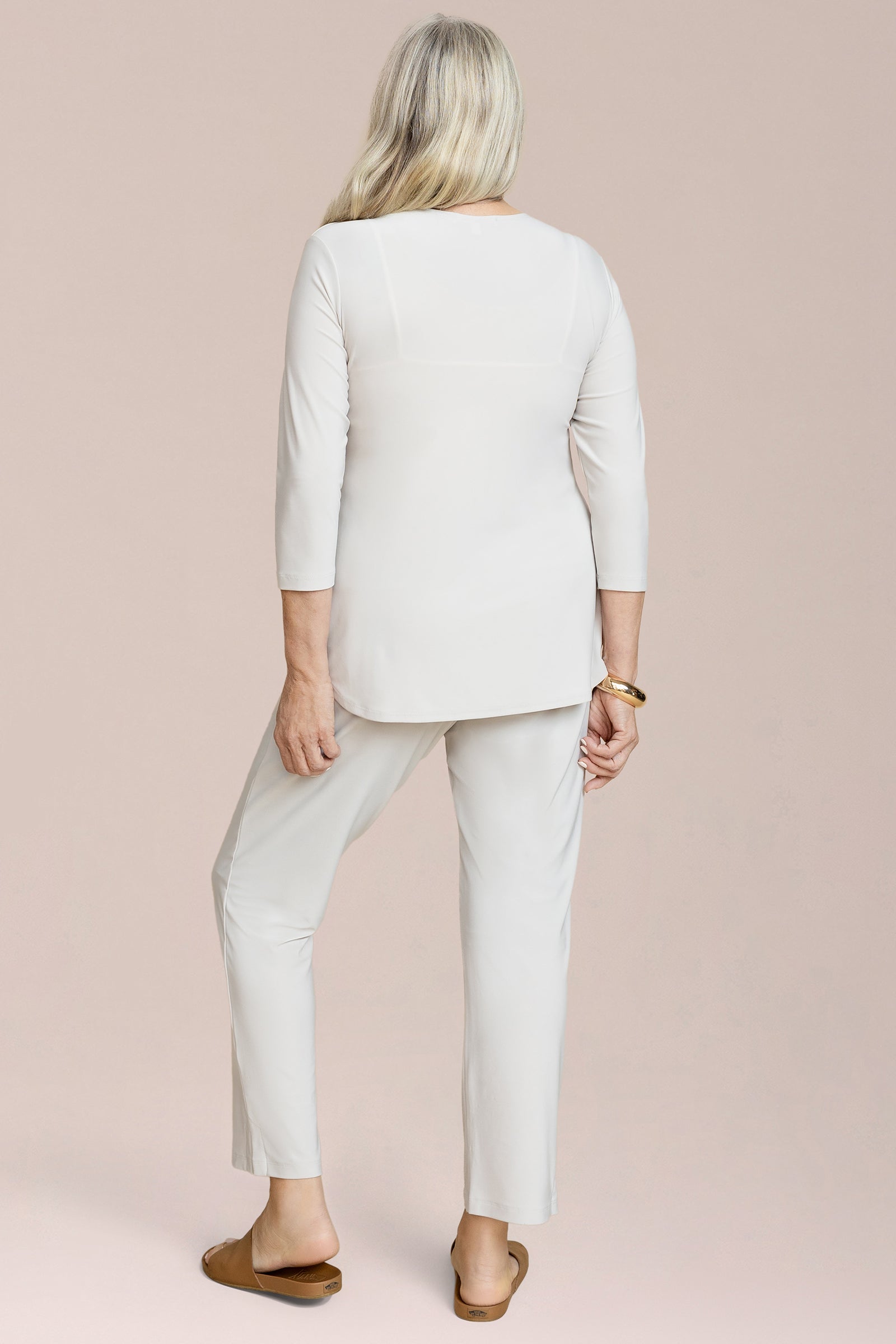 Go To Narrow V-Neck Top 3/4 Sleeve