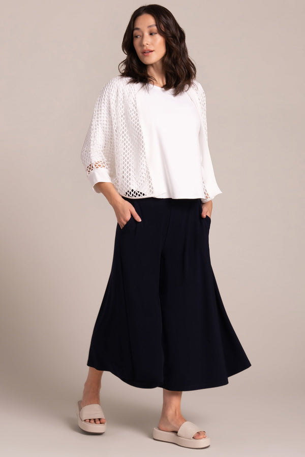 Honeycomb Shrug | White